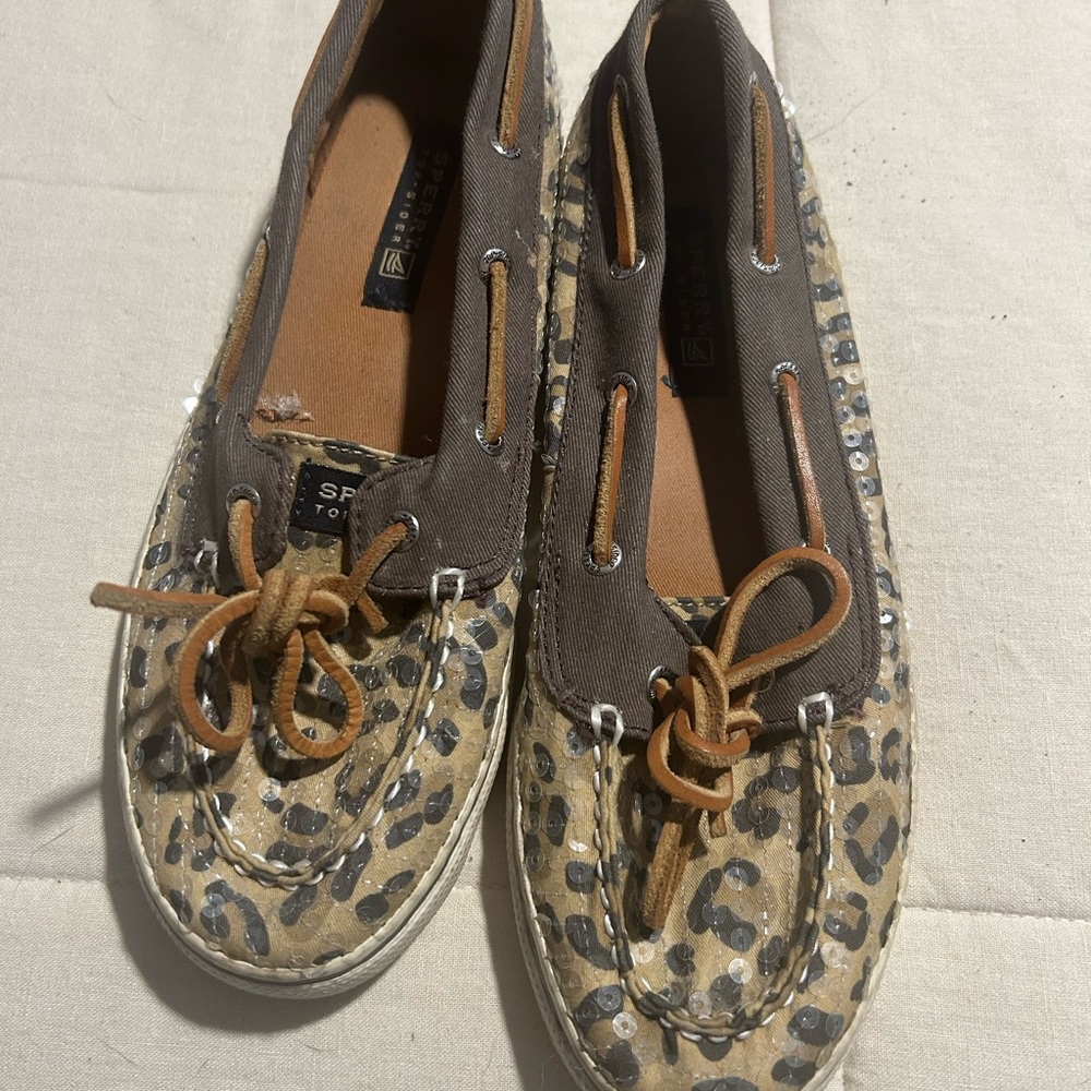 Size 5 big kids cheetah Sperry’s